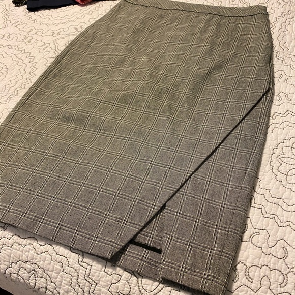 Banana Republic Plaid Pencil Skirt - Picture 2 of 2